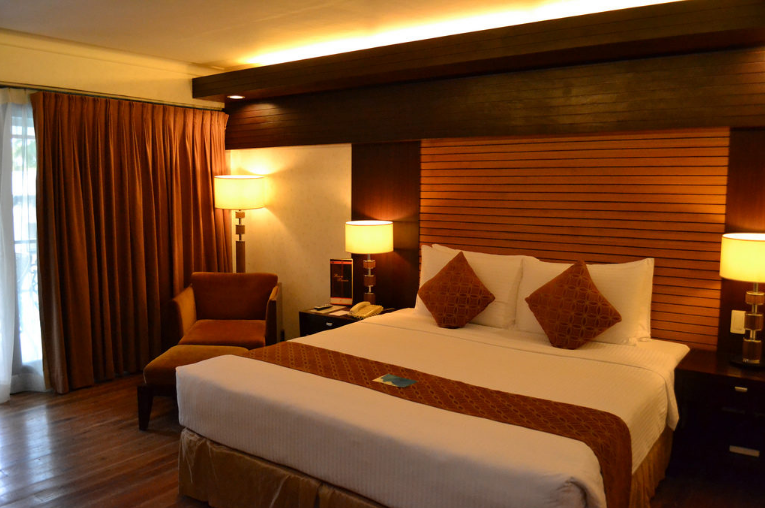 Waterfront Airport Hotel and Casino Mactan - Image 1