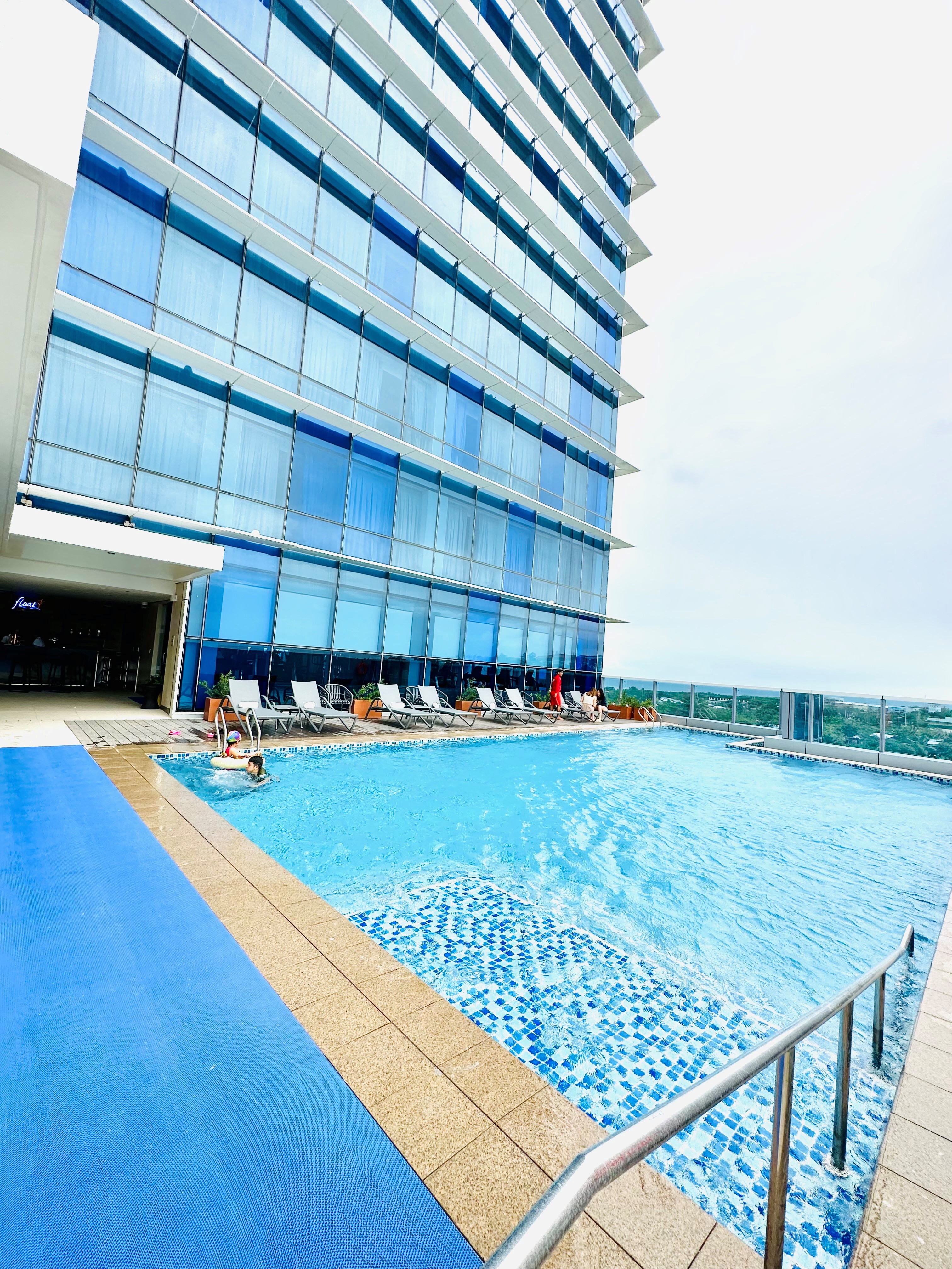 Belmont Hotel Mactan - Image 1