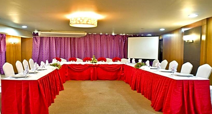 Goldberry Suites Mactan - Image 4