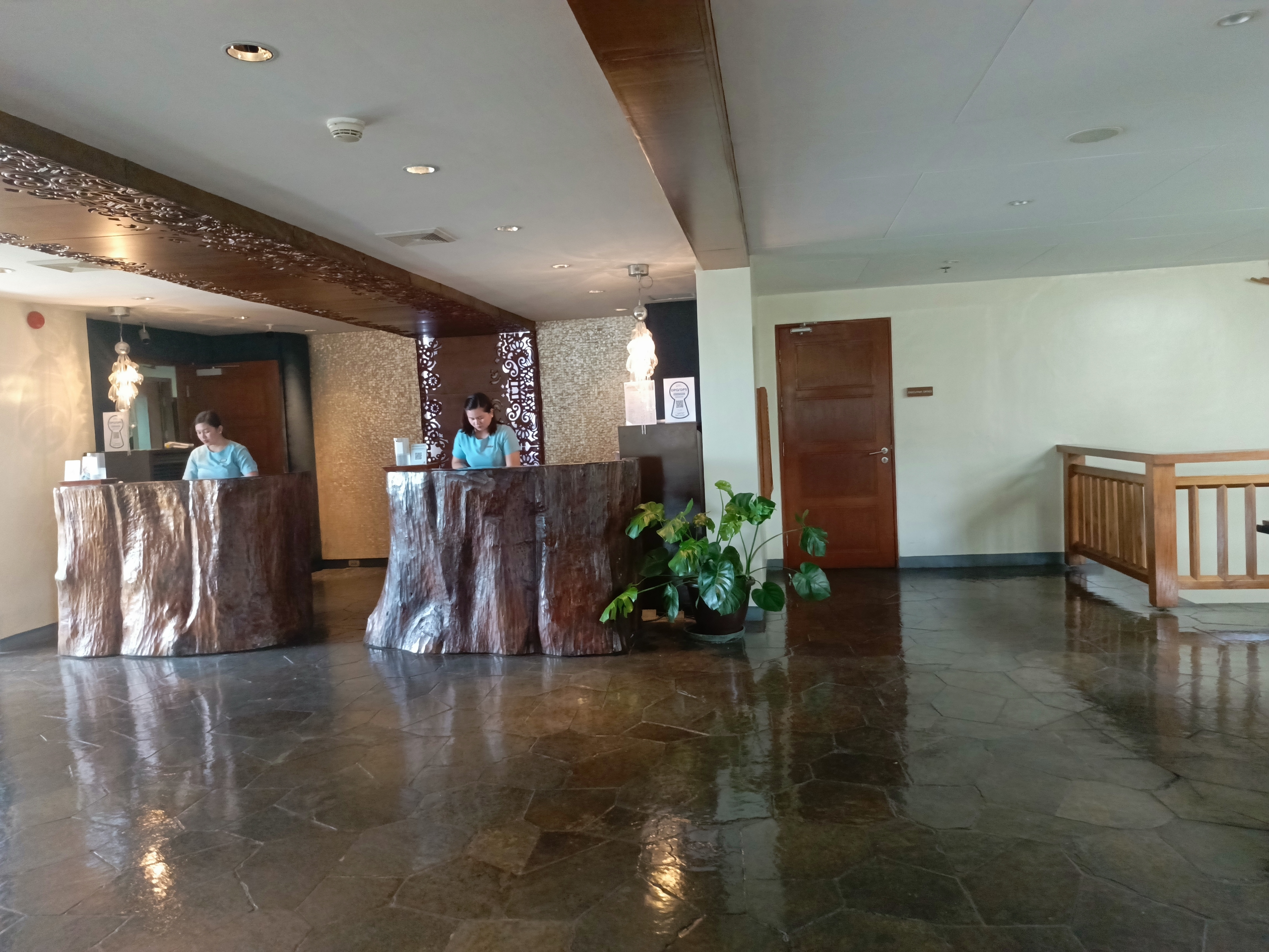 Crimson Resort & Spa - Image 4