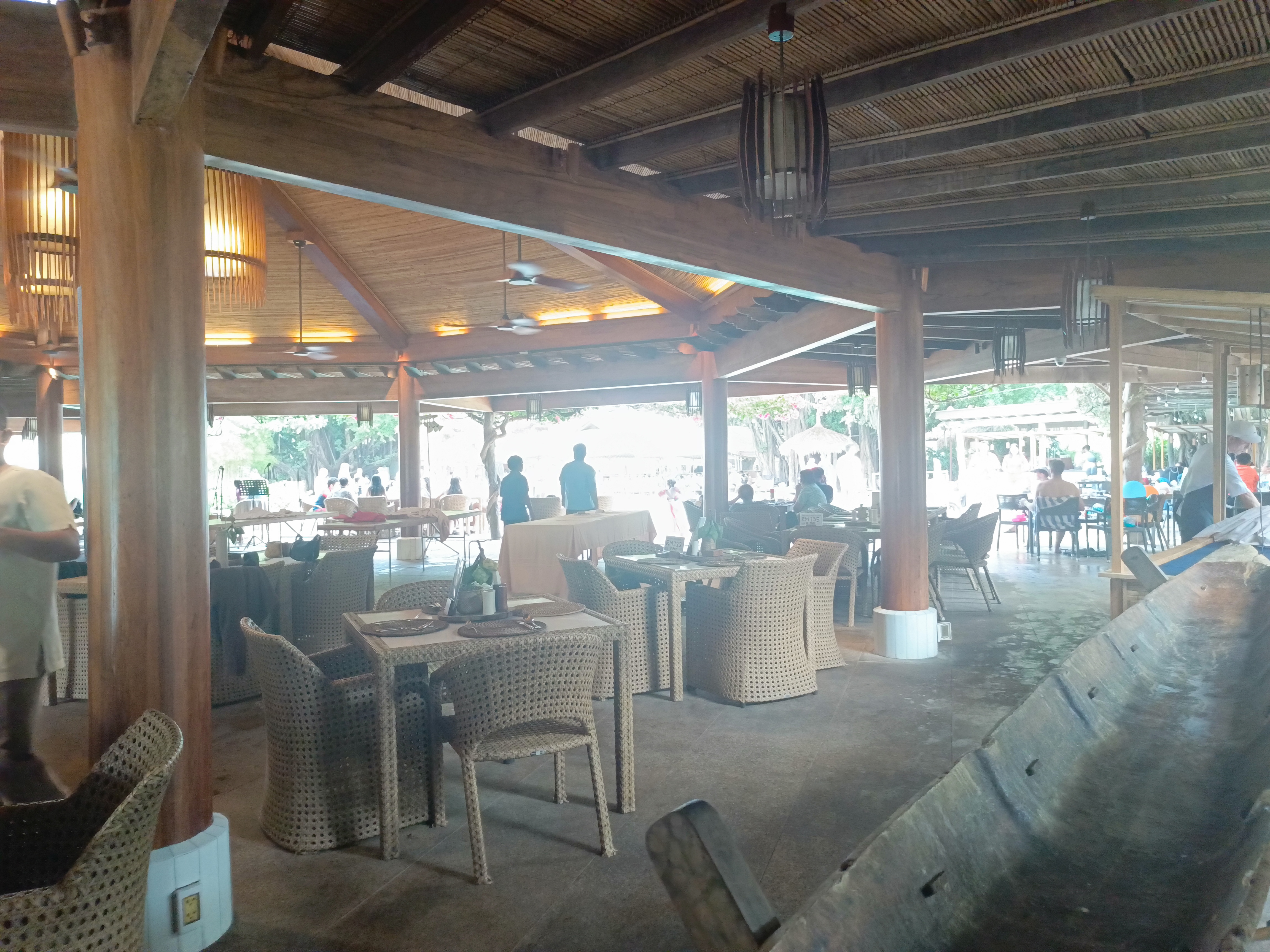 Maribago Bluewater Beach Resort - Image 1