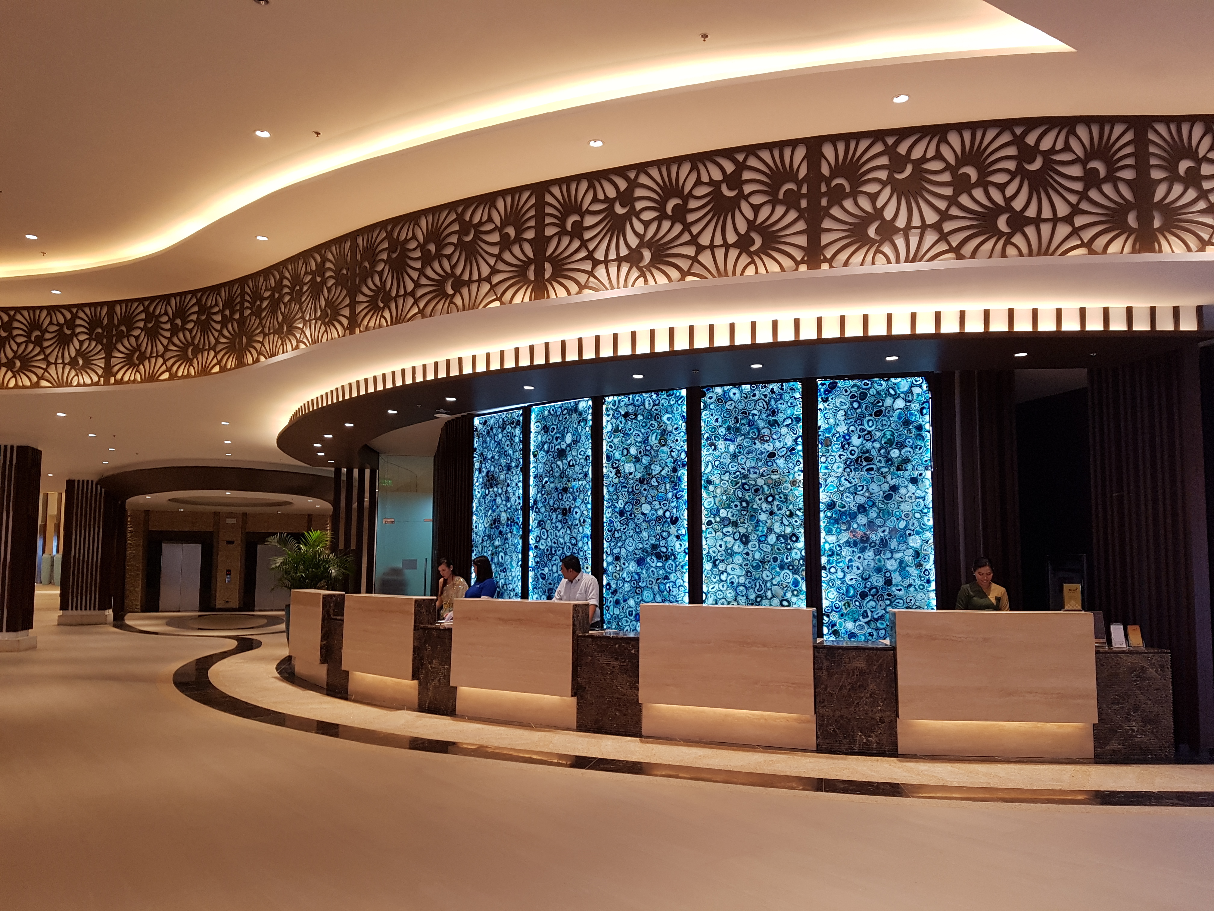 Dusit Thani Mactan - Image 4