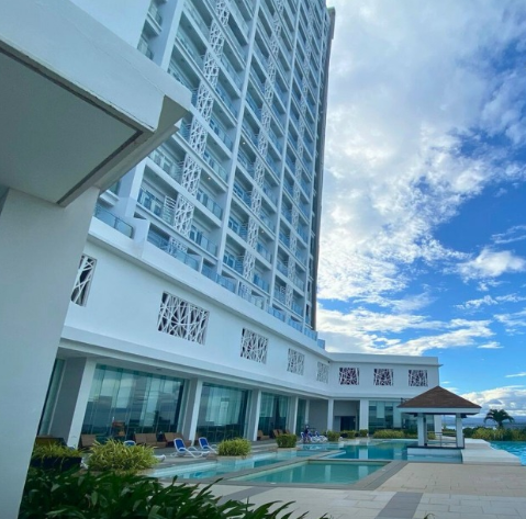 Arterra Hotel and Resort - Image 2