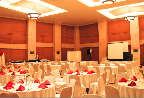 Crown Regency Hotel - Image 4