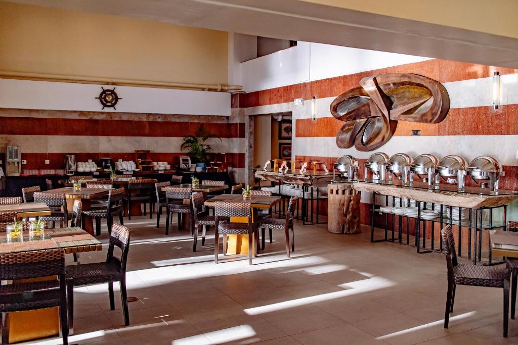 Crown Regency Beach Resort - Image 2