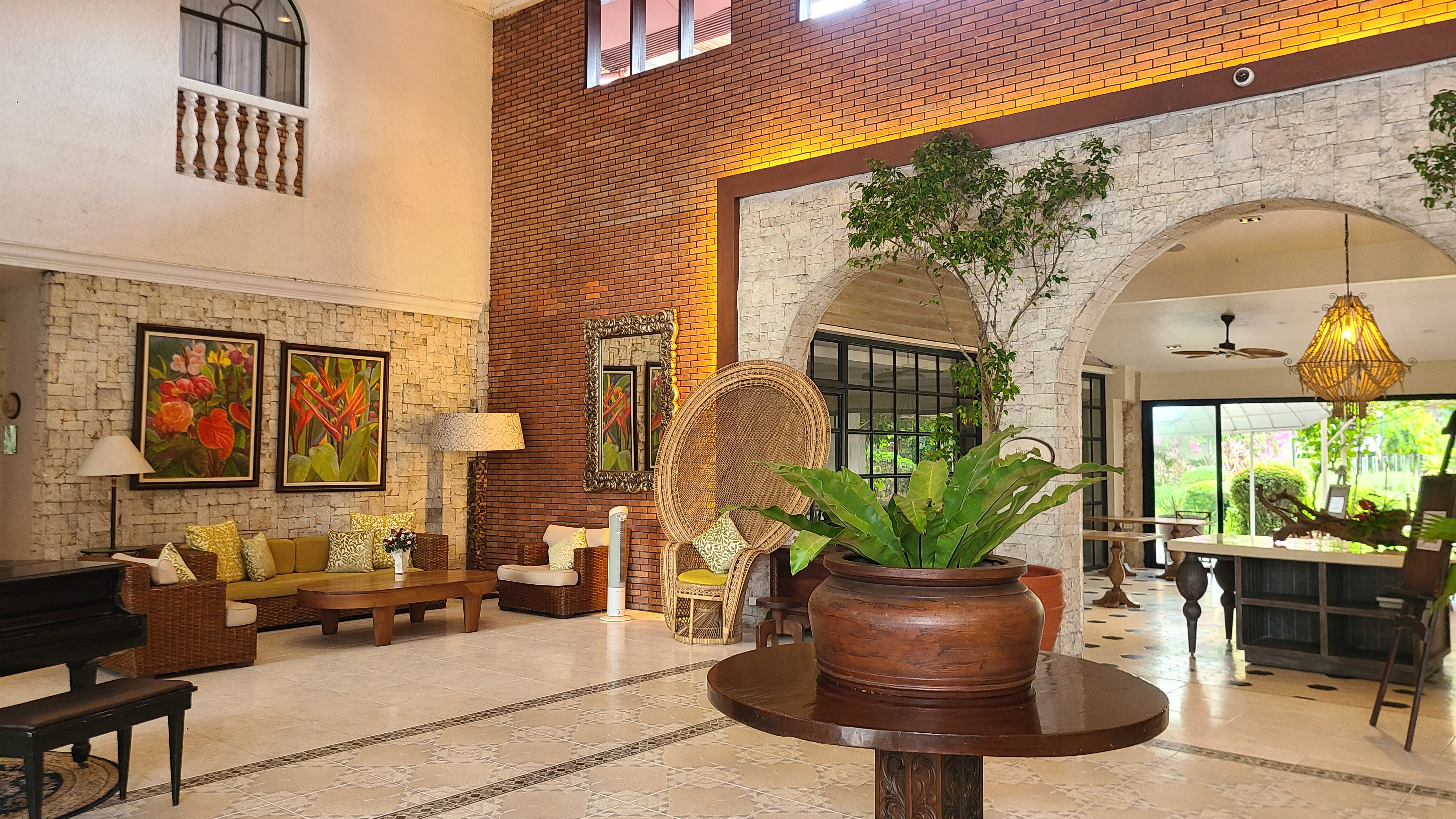 Montebello Villa Hotel