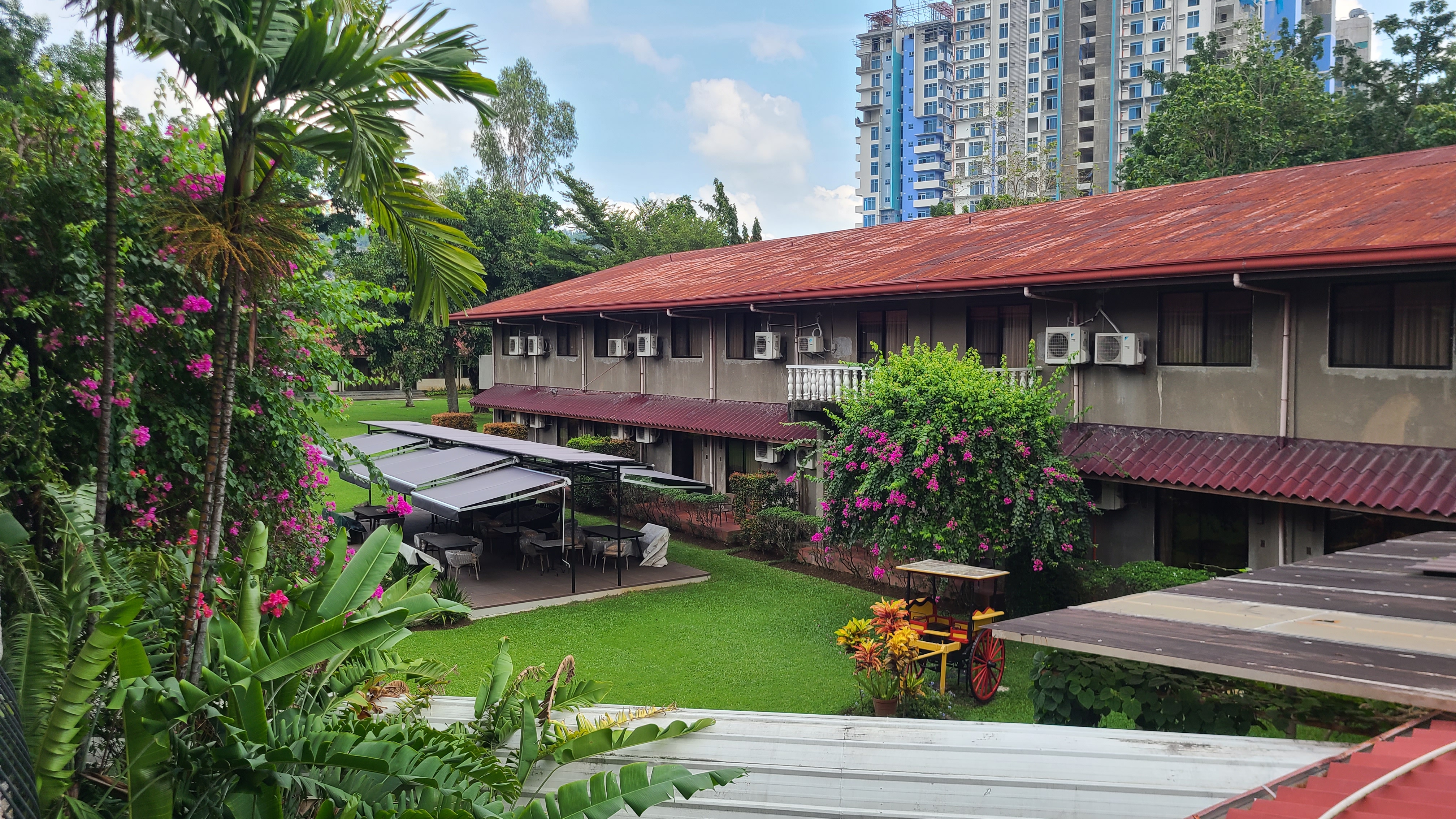 Montebello Villa Hotel - Image 1