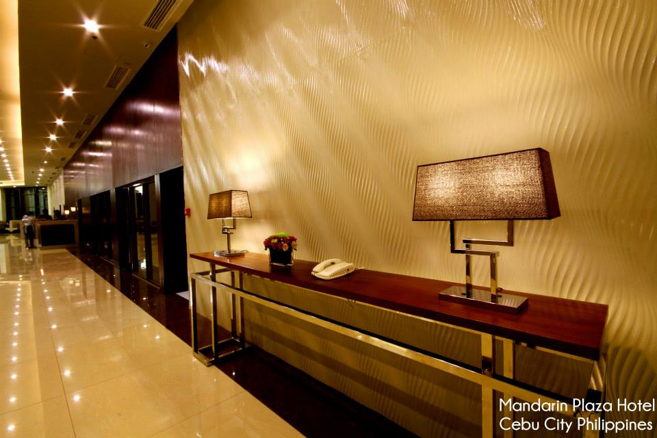 Mandarin Plaza Hotel - Image 1