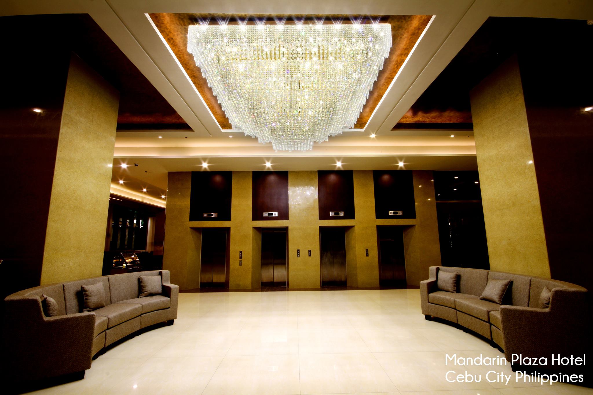 Mandarin Plaza Hotel - Image 3