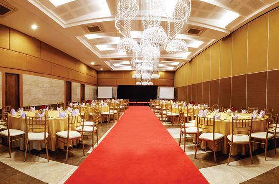 One Central Hotel - Image 1