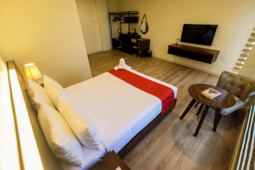 Deluxe Corner Room
